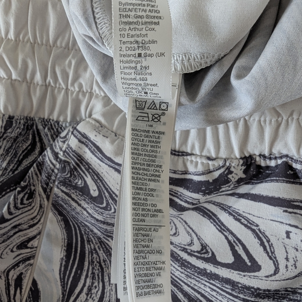 Athleta All Activity 3.5” Short Print Linerless Pockets - Picture 10 of 10